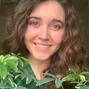 Meet your Posher, Caitlin